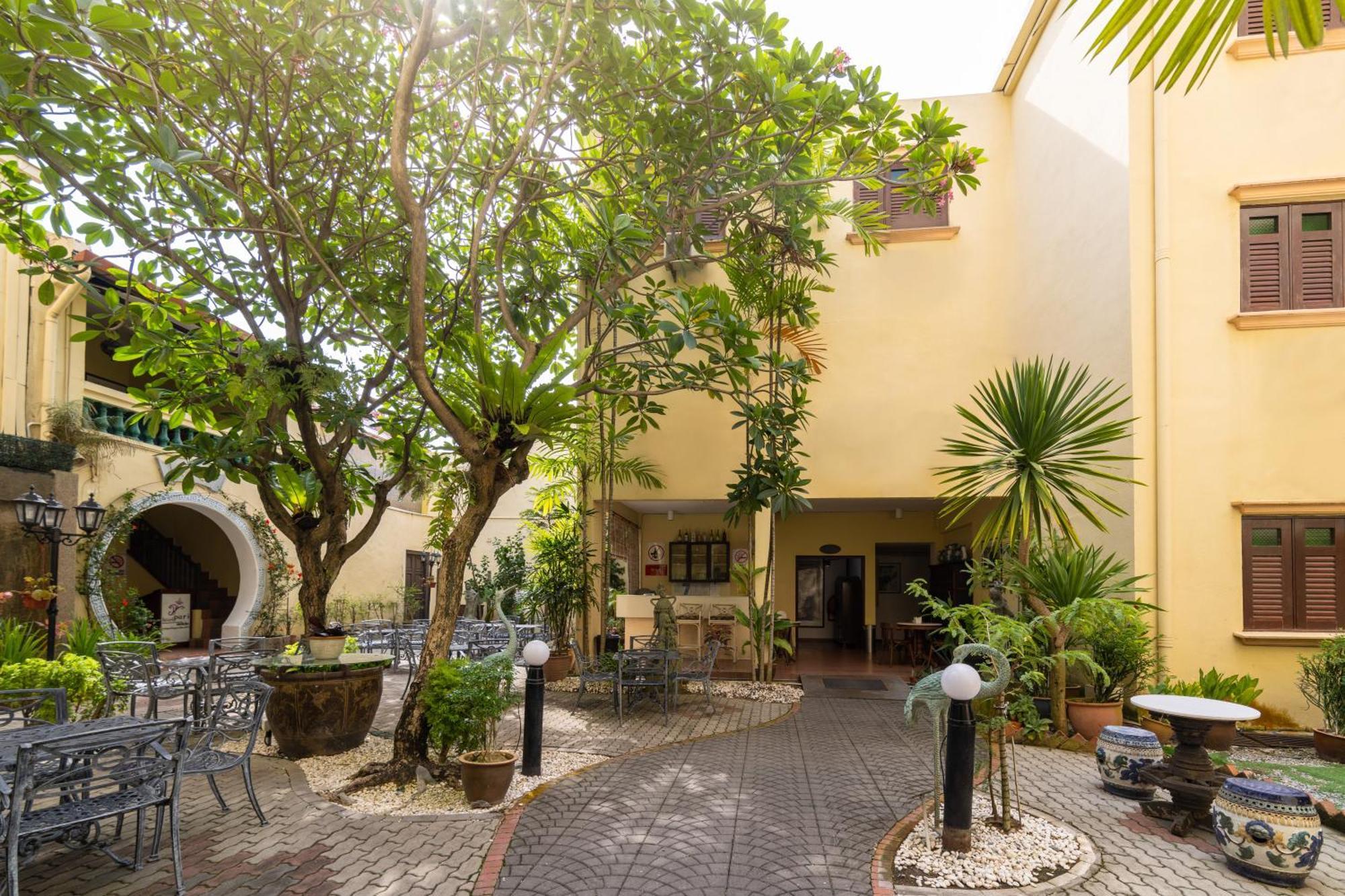 Hotel Puri Melaka Exteriör bild